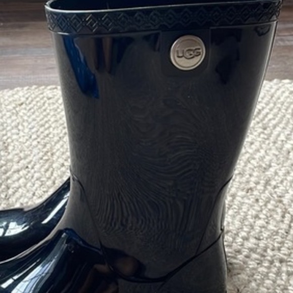 UGG Siena Rain Boot size 5 like new - Picture 4 of 5